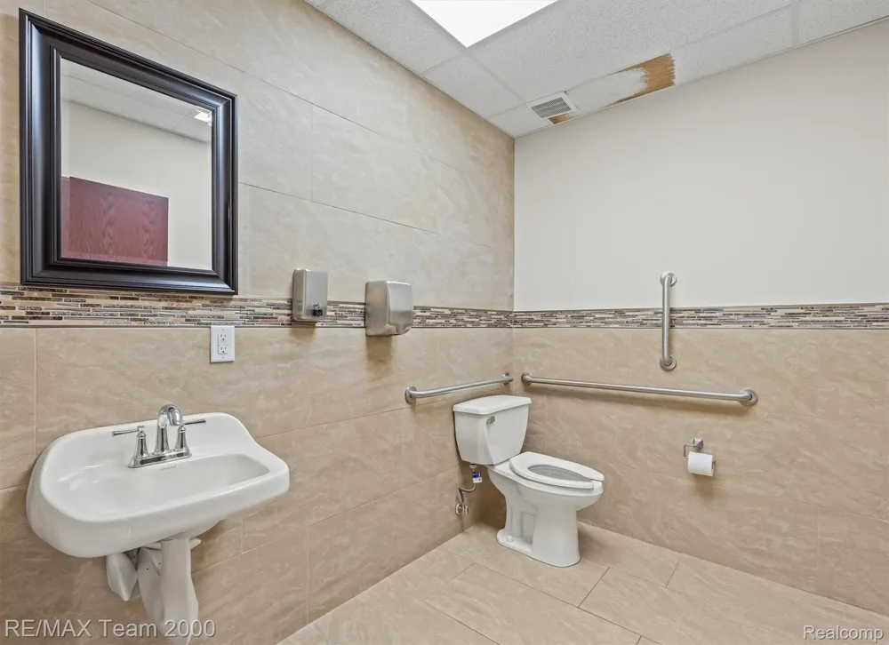 13530 Michigan Avenue #242 Dearborn City, MI 48126