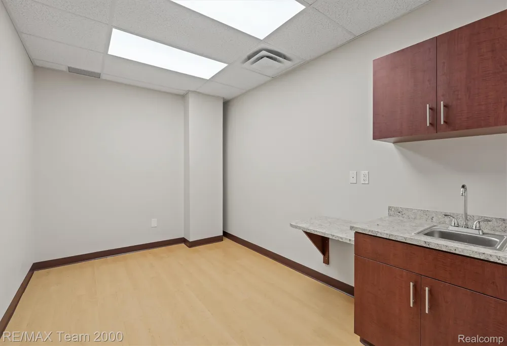13530 Michigan Avenue #242 Dearborn City, MI 48126