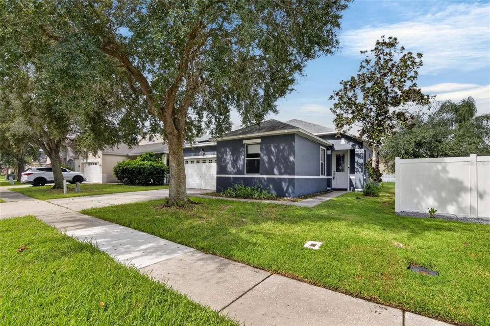 4951 WHISTLING PINES COURT Wesley Chapel, FL 33545