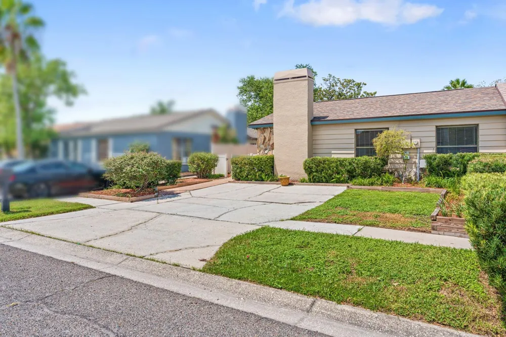 1205 MOHRLAKE DRIVE Brandon, FL 33511