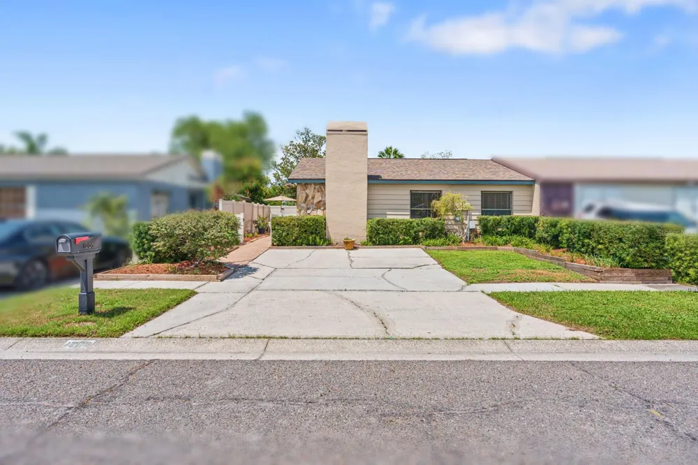 1205 MOHRLAKE DRIVE Brandon, FL 33511