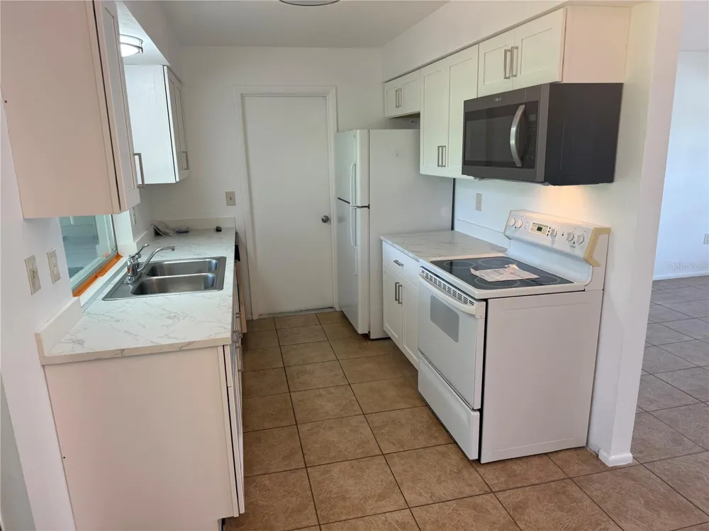 3412 SPAINWOOD DRIVE Sarasota, FL 34232