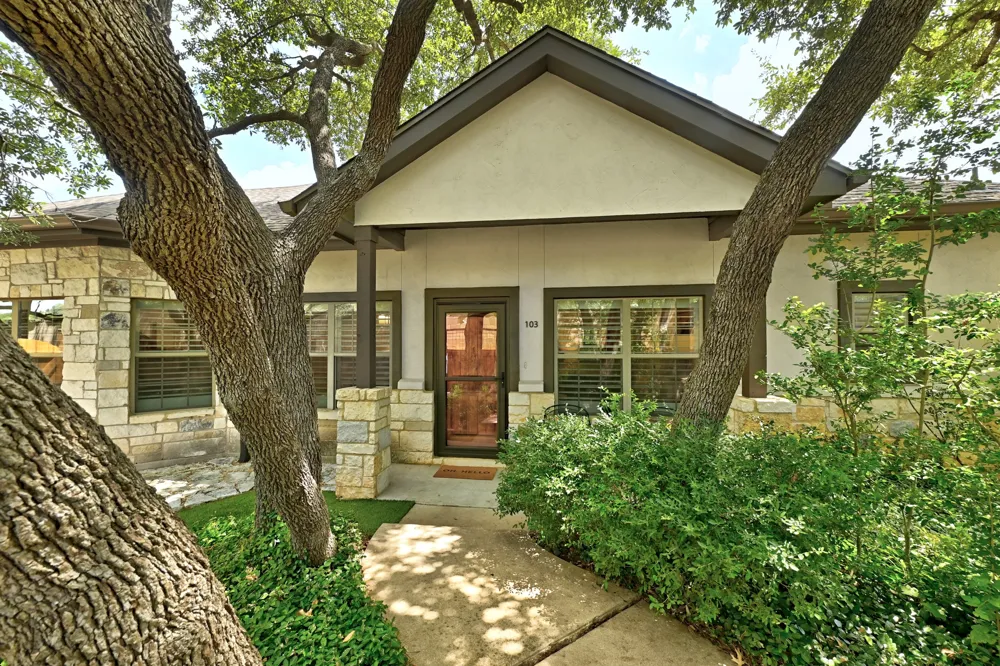 8701 Escarpment Boulevard #103 Austin, TX 78749