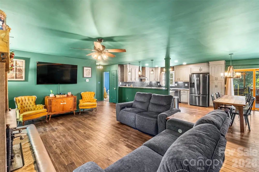 5468 Valley Run Street Hickory, NC 28601