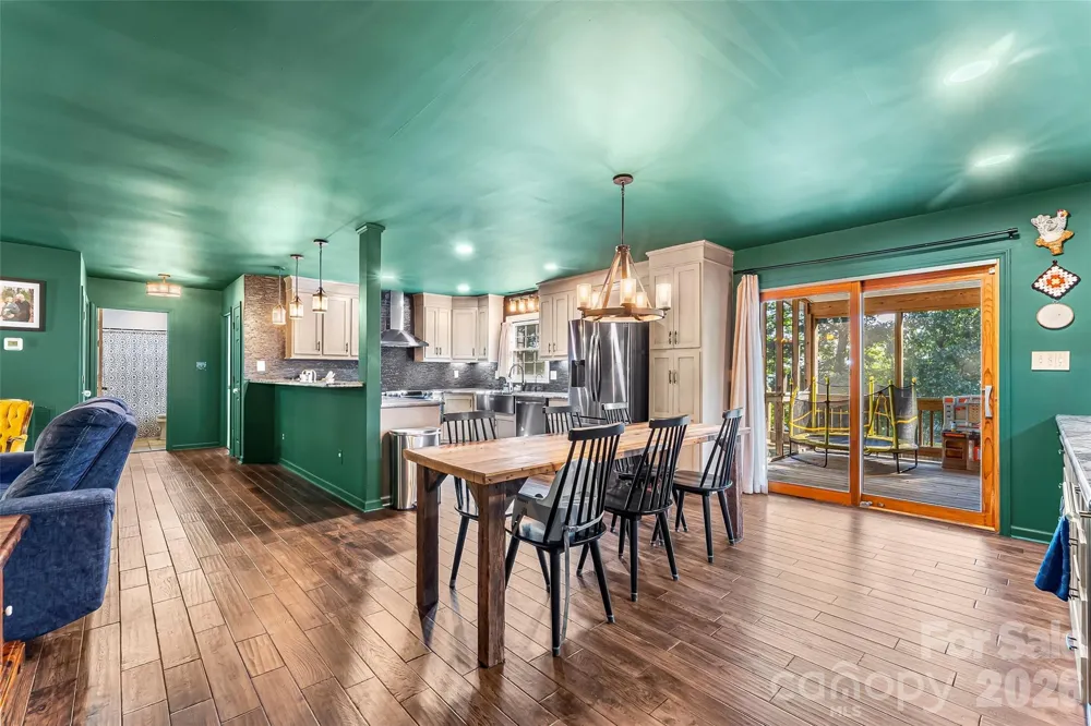 5468 Valley Run Street Hickory, NC 28601