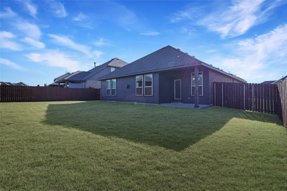 512 Mccoy Drive Van Alstyne, TX 75495
