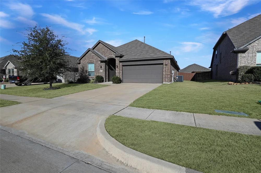 512 Mccoy Drive Van Alstyne, TX 75495