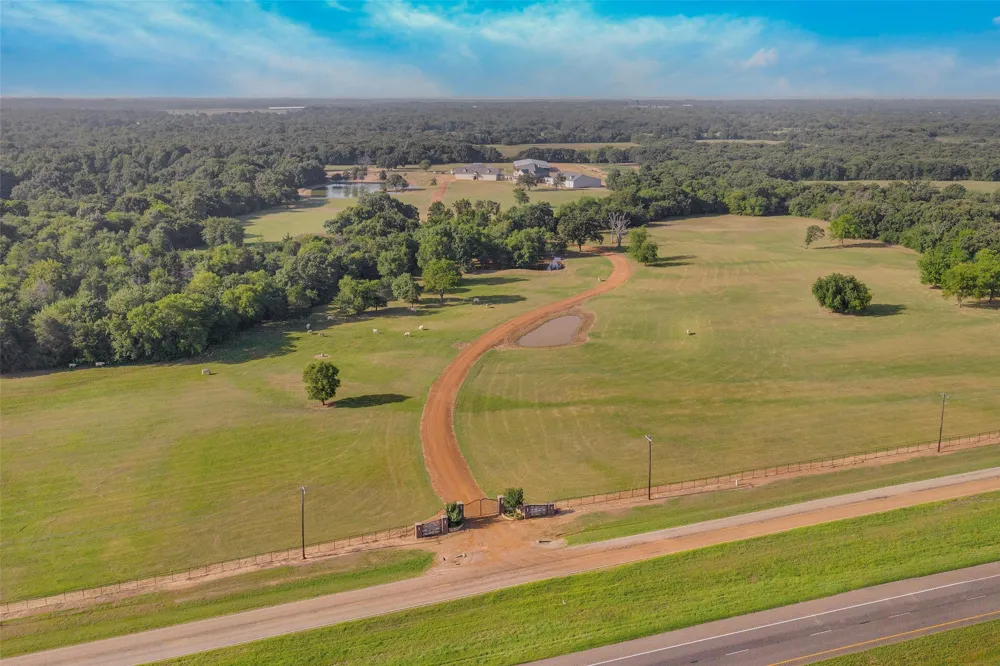 6220 Interstate 30 E Sulphur Springs, TX 75482