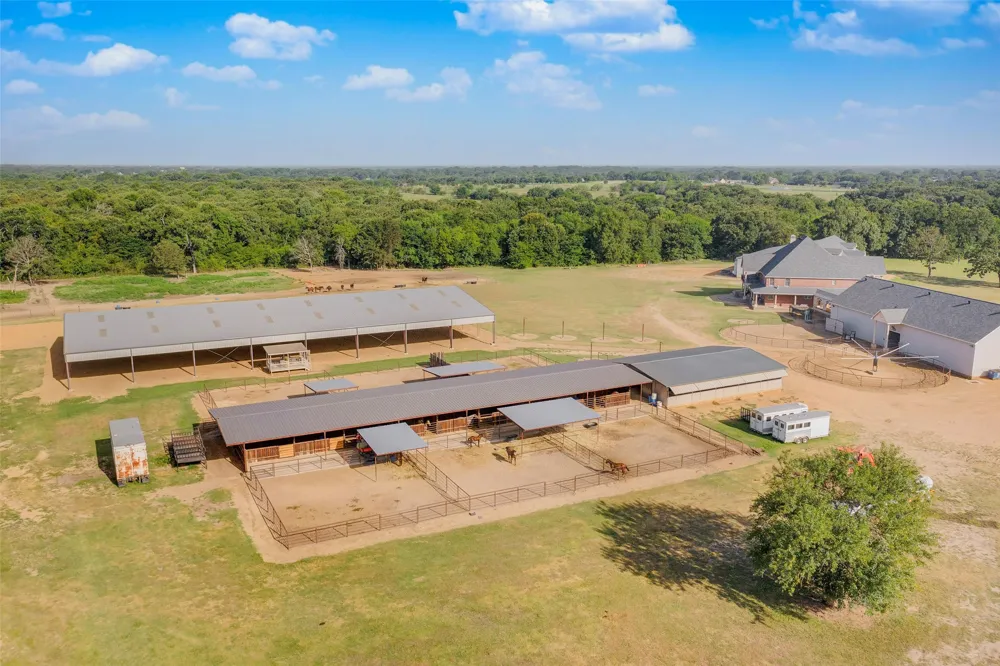 6220 Interstate 30 E Sulphur Springs, TX 75482