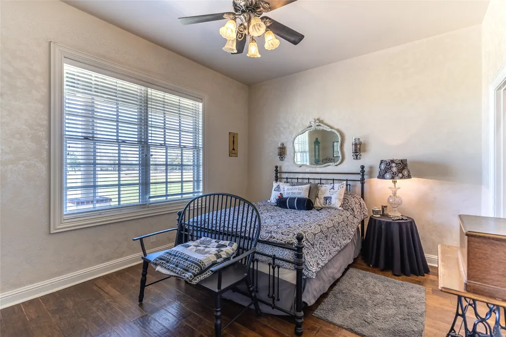 6220 Interstate 30 E Sulphur Springs, TX 75482