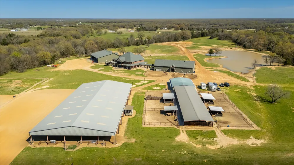 6220 Interstate 30 E Sulphur Springs, TX 75482