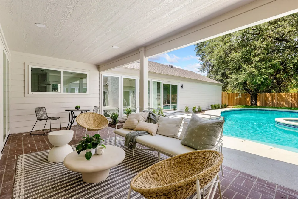 17133 Earthwind Drive Dallas, TX 75248
