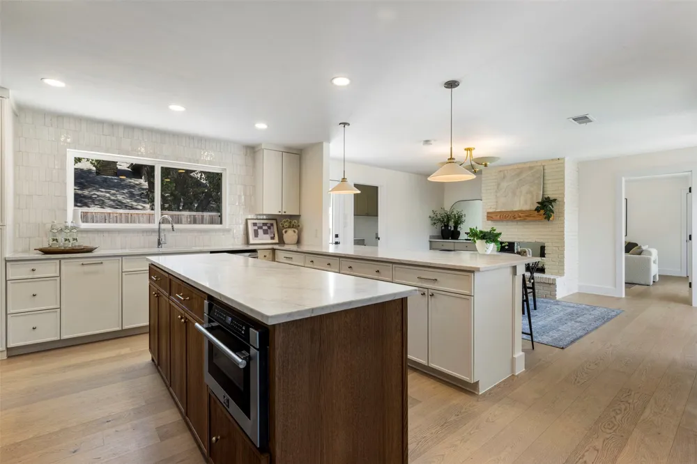 17133 Earthwind Drive Dallas, TX 75248