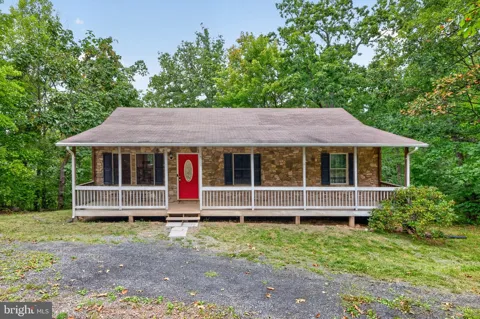 152 DEER PLACE COURT