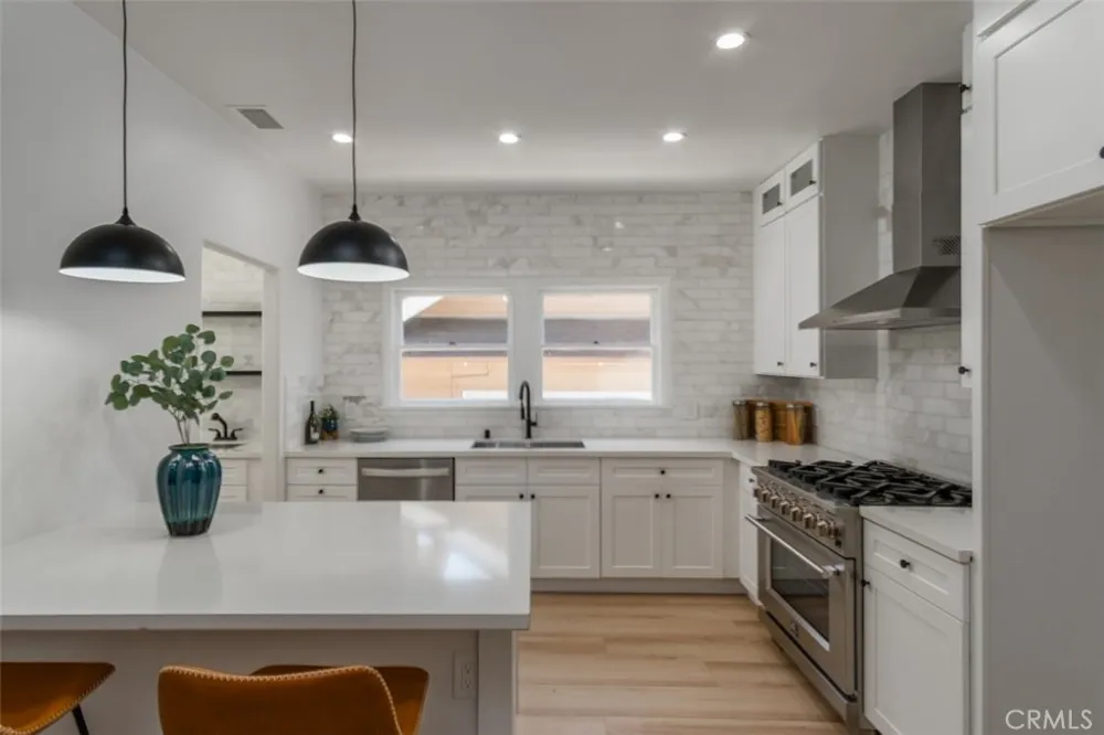 1636 Sierra Bonita Avenue Los Angeles, CA 90046
