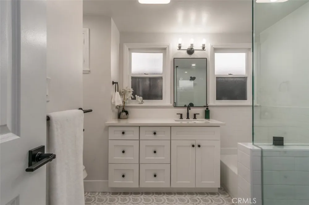 1636 Sierra Bonita Avenue Los Angeles, CA 90046