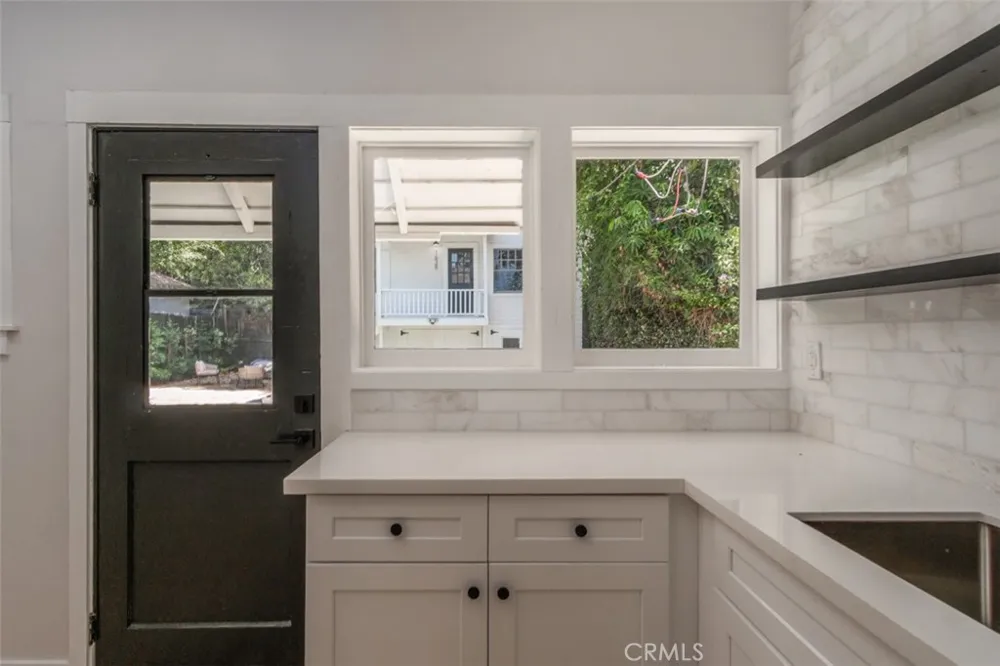 1636 Sierra Bonita Avenue Los Angeles, CA 90046