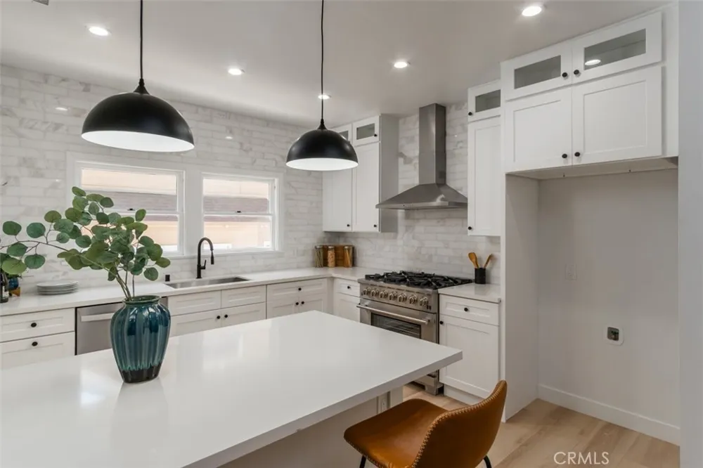 1636 Sierra Bonita Avenue Los Angeles, CA 90046