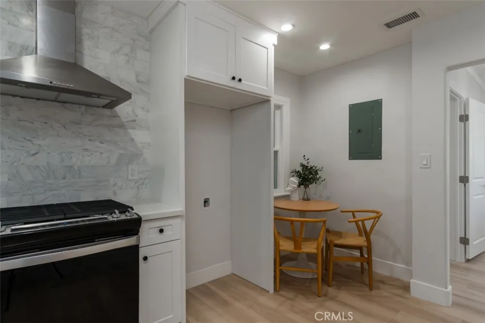 1636 Sierra Bonita Avenue Los Angeles, CA 90046