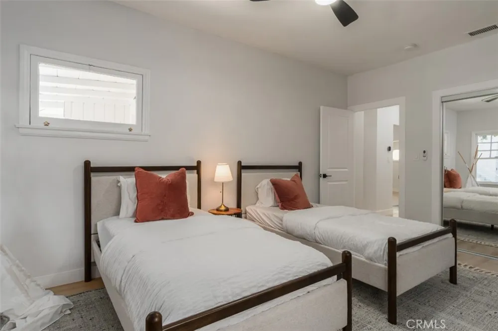 1636 Sierra Bonita Avenue Los Angeles, CA 90046