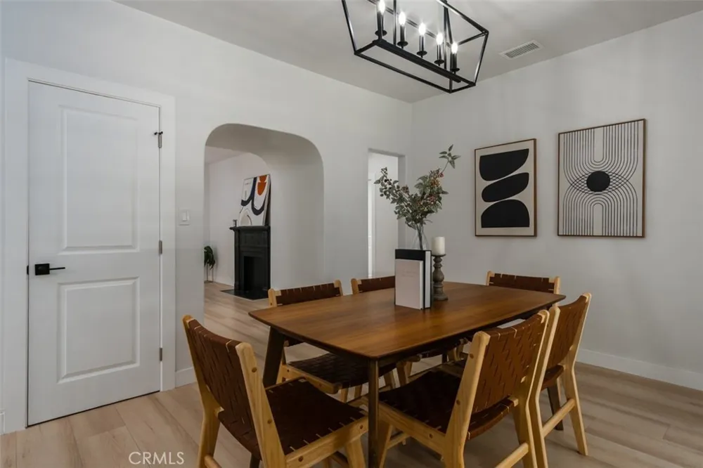 1636 Sierra Bonita Avenue Los Angeles, CA 90046