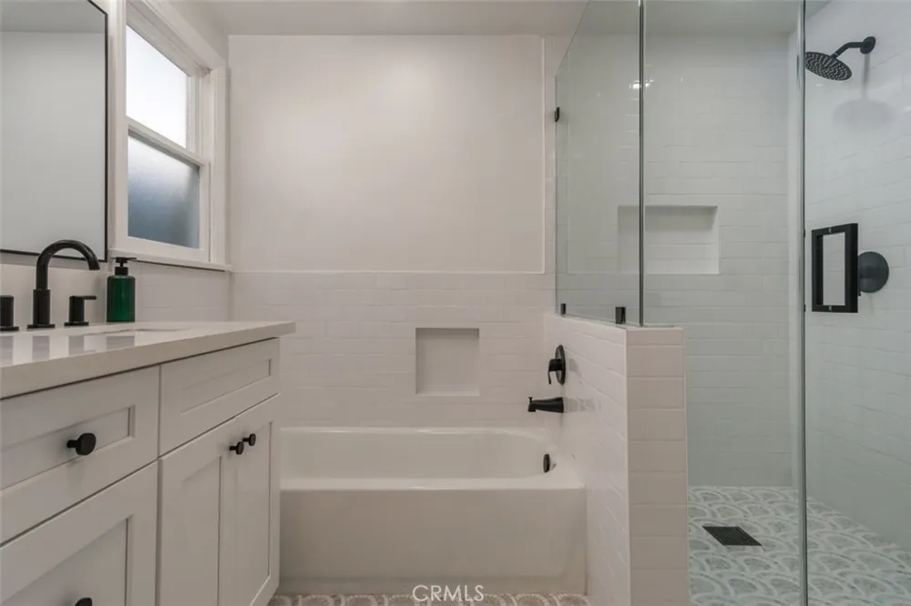 1636 Sierra Bonita Avenue Los Angeles, CA 90046