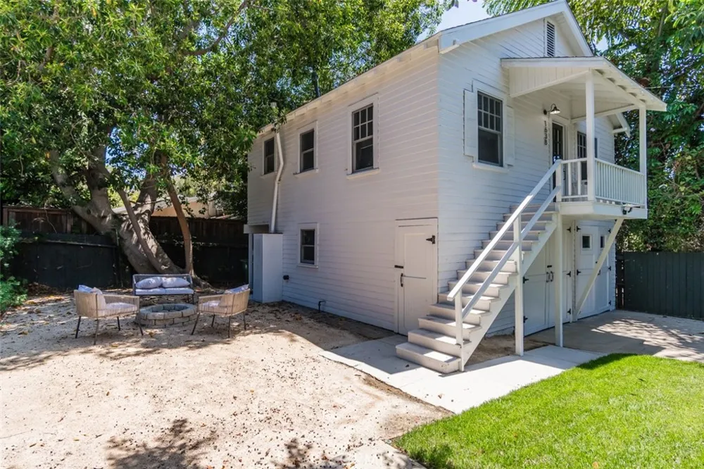 1636 Sierra Bonita Avenue Los Angeles, CA 90046