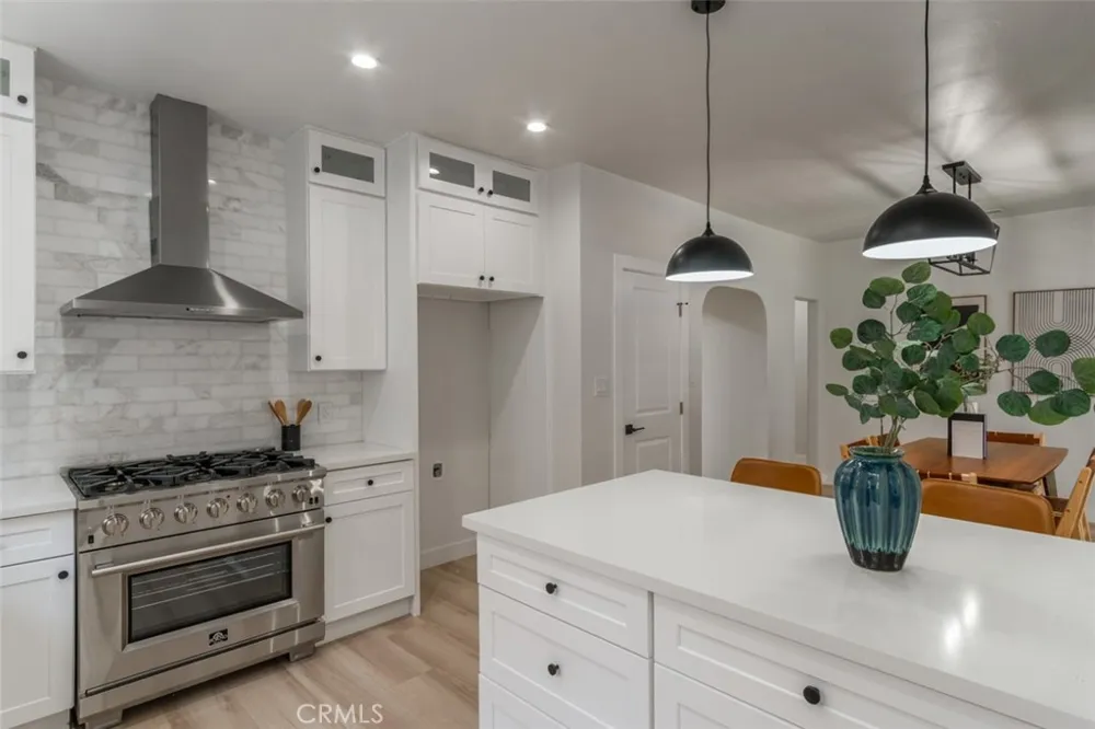 1636 Sierra Bonita Avenue Los Angeles, CA 90046