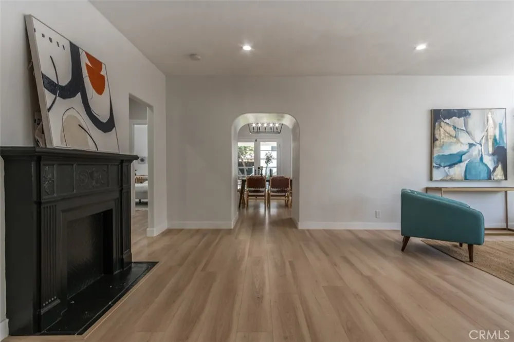1636 Sierra Bonita Avenue Los Angeles, CA 90046