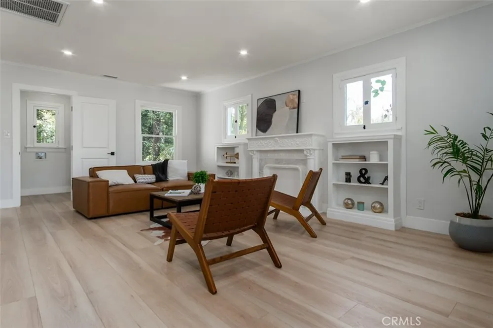 1636 Sierra Bonita Avenue Los Angeles, CA 90046