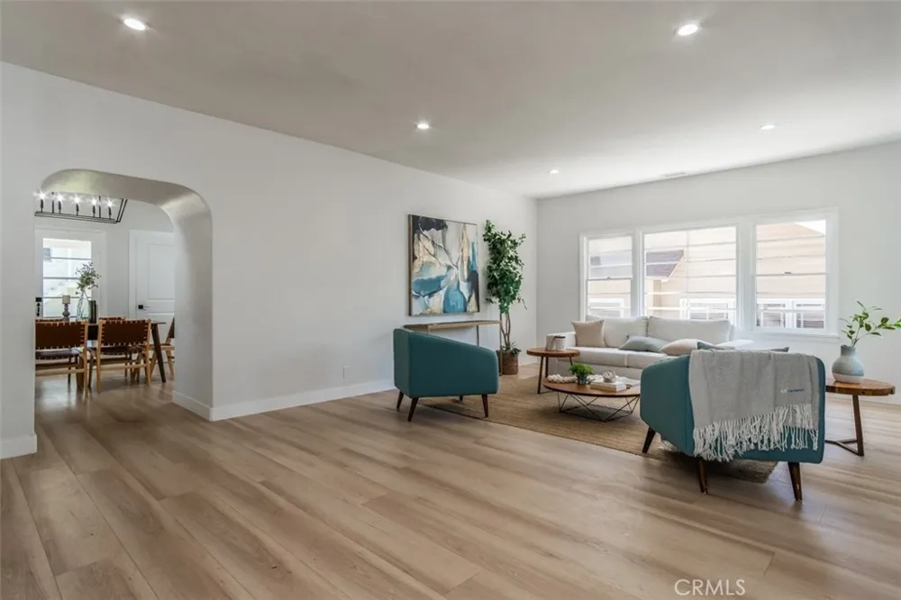 1636 Sierra Bonita Avenue Los Angeles, CA 90046