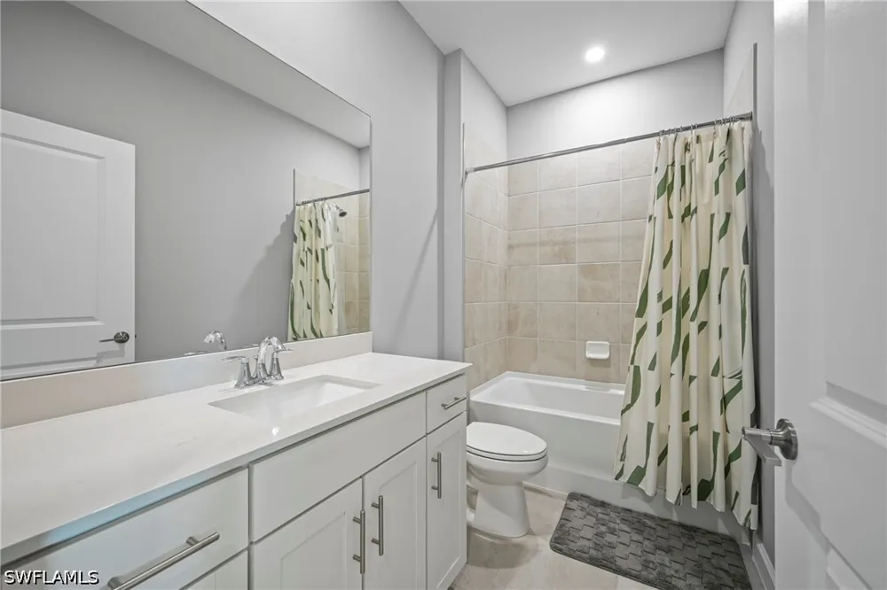 Hinkley Drive Estero, FL 33928