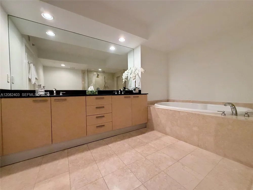 1850 S Ocean Dr #4202 Hallandale Beach, FL 33009