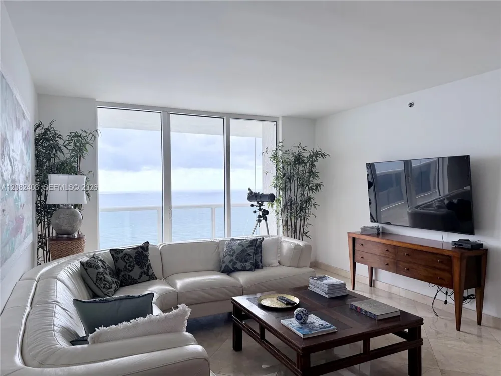 1850 S Ocean Dr #4202 Hallandale Beach, FL 33009