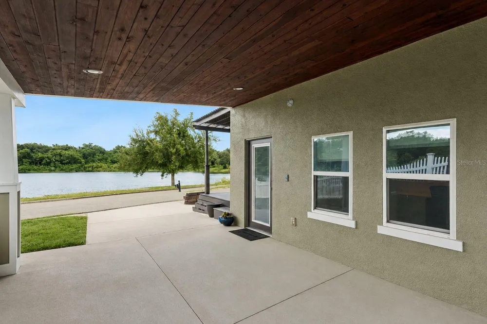 344 CRYSTAL LAKE DRIVE Clermont, FL 34711