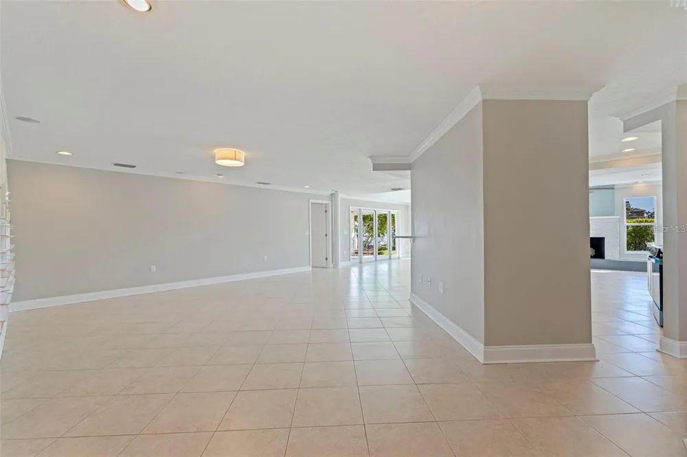 11225 4TH STREET E Treasure Island, FL 33706