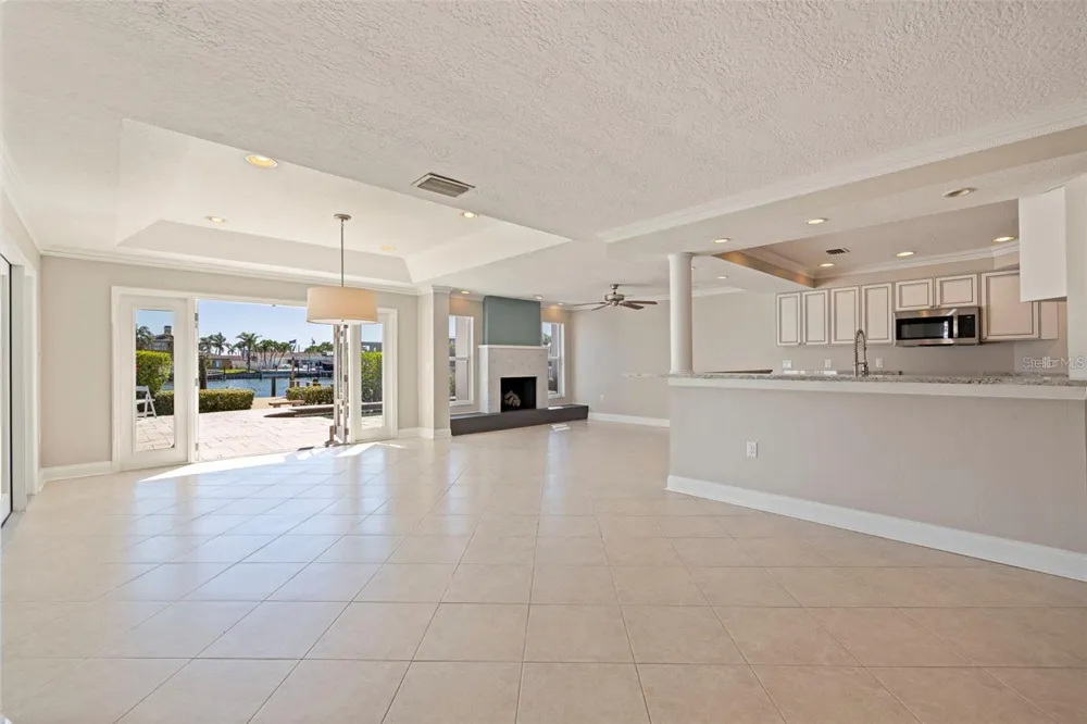 11225 4TH STREET E Treasure Island, FL 33706