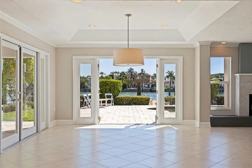 11225 4TH STREET E Treasure Island, FL 33706