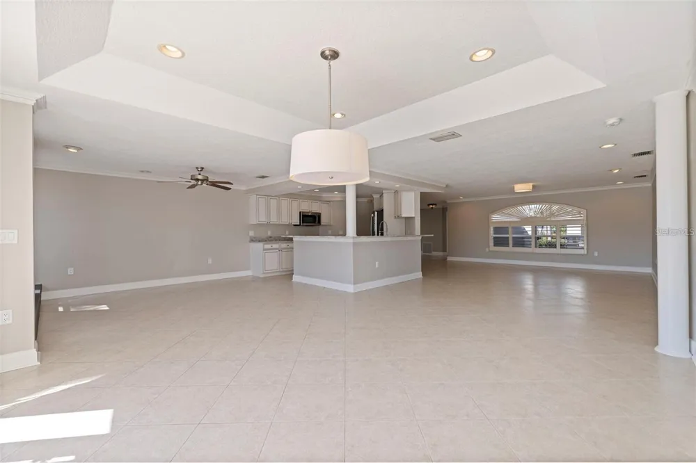 11225 4TH STREET E Treasure Island, FL 33706