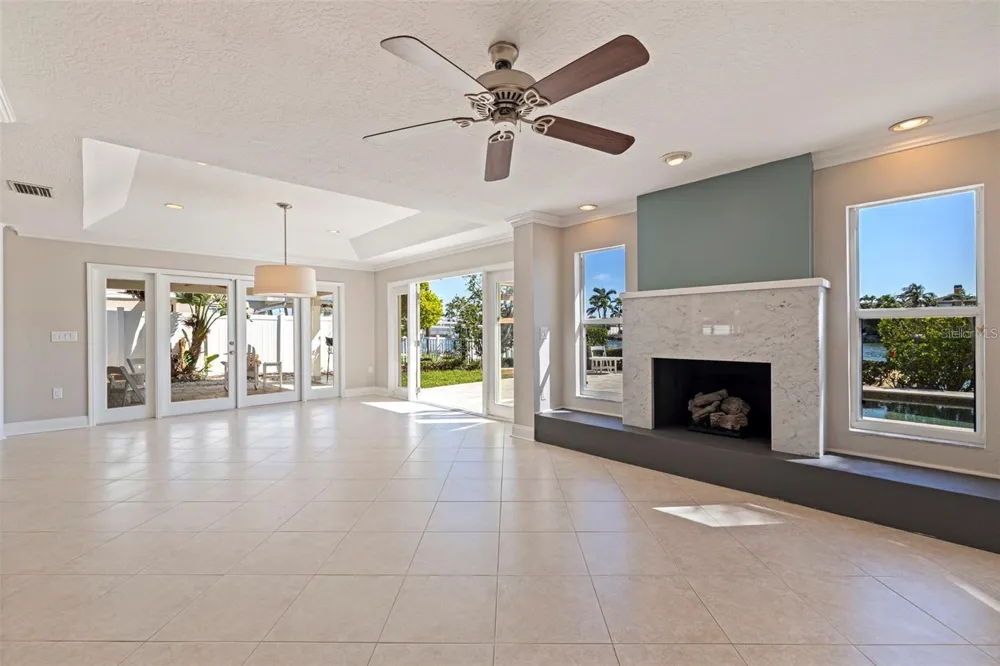11225 4TH STREET E Treasure Island, FL 33706
