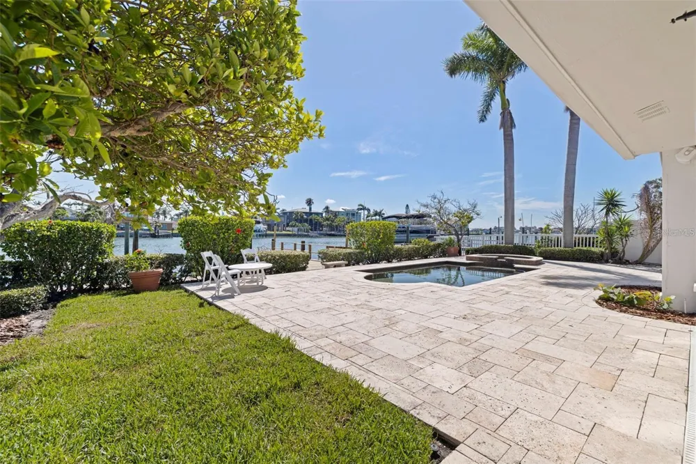 11225 4TH STREET E Treasure Island, FL 33706