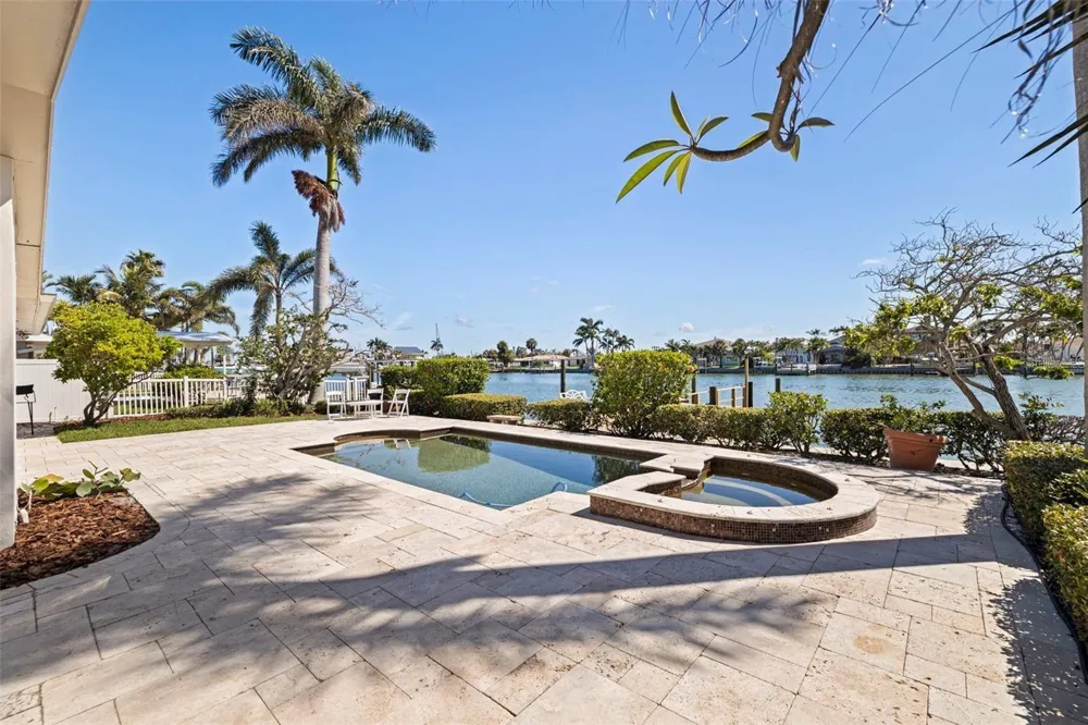 11225 4TH STREET E Treasure Island, FL 33706
