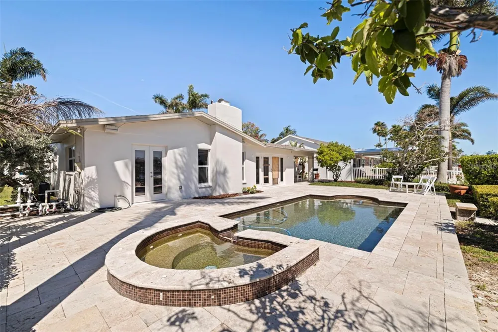11225 4TH STREET E Treasure Island, FL 33706