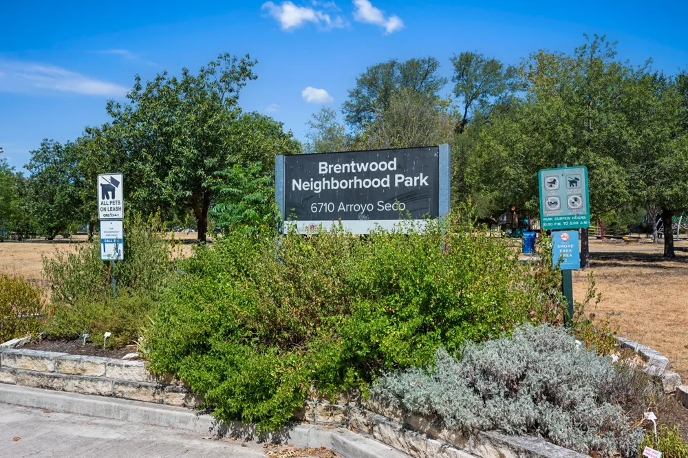 2207 Pasadena Drive #10 Austin, TX 78757