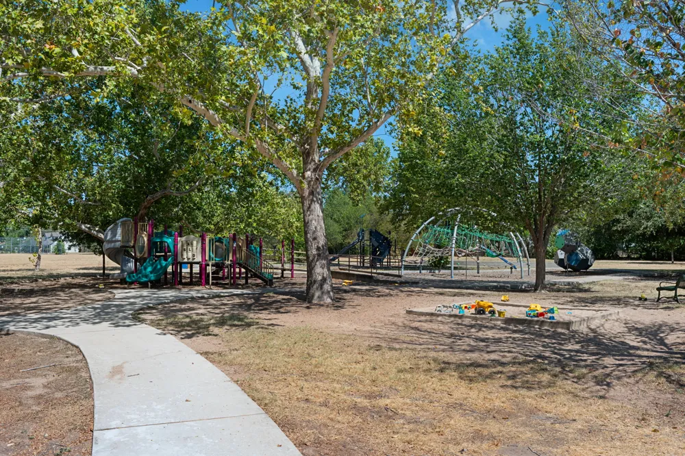 2207 Pasadena Drive #10 Austin, TX 78757