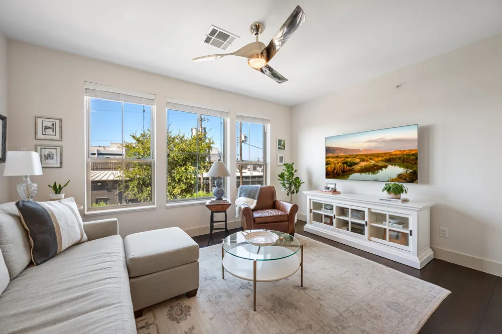 2207 Pasadena Drive #10 Austin, TX 78757
