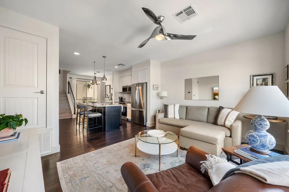 2207 Pasadena Drive #10 Austin, TX 78757