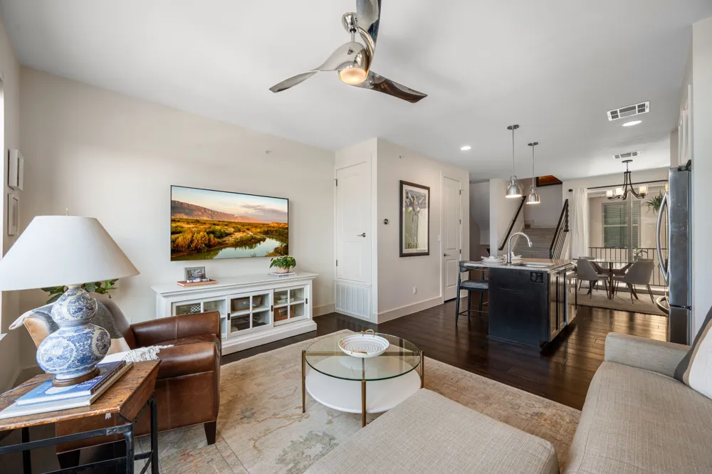 2207 Pasadena Drive #10 Austin, TX 78757