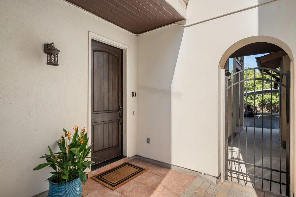 2207 Pasadena Drive #10 Austin, TX 78757