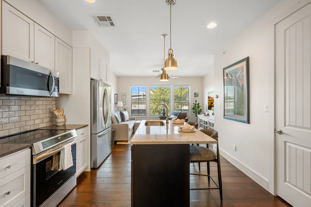 2207 Pasadena Drive #10 Austin, TX 78757